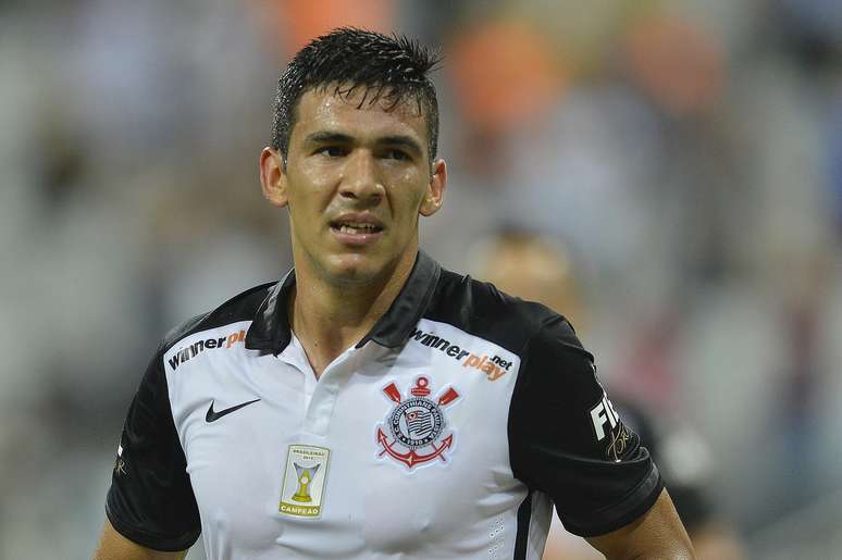 Corinthians – Balbuena (Z) – paraguaio