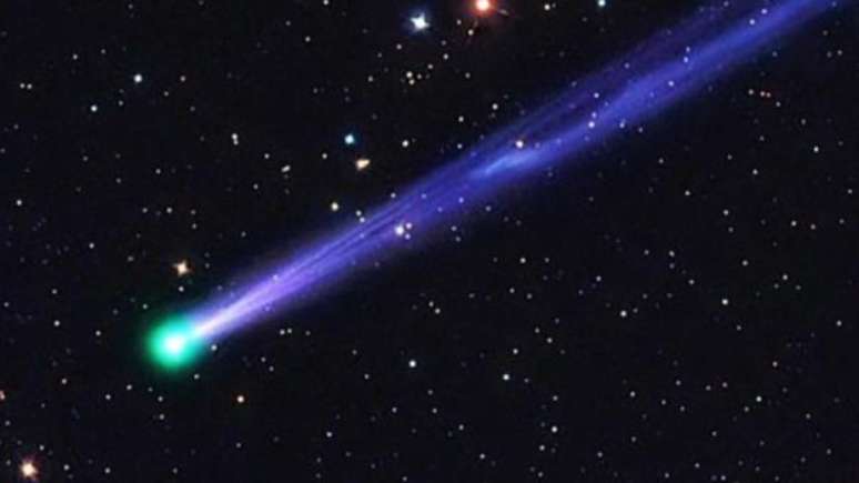 O cometa 45P foi visto assim, esverdeado, ao passar pelo ponto mais próximo da Terra em 2011
