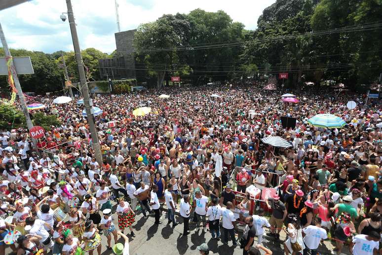 O Bloco Sargento Pimenta, que toca músicas do Beatles em versão marchinha, é um dos destaques do pré-carnaval de São Paulo