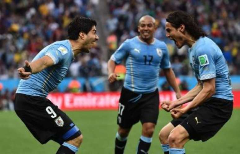 Cavani e Suárez formam a dupla de ataque do Uruguai (Foto: AFP)