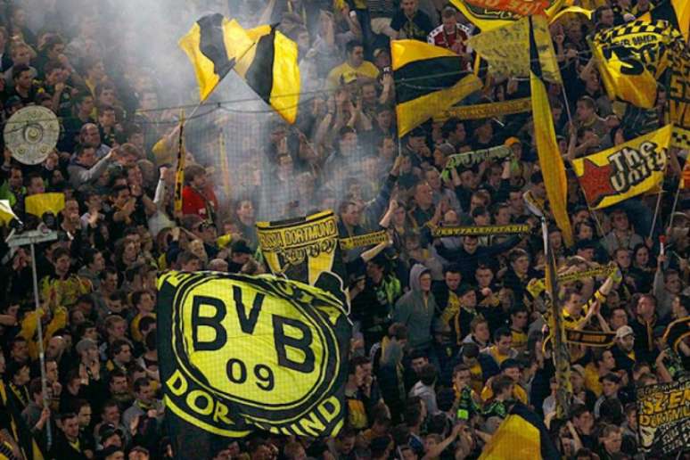 Torcida do Borussia Dortmund (Foto: Ralph Orlowski/Reuters)