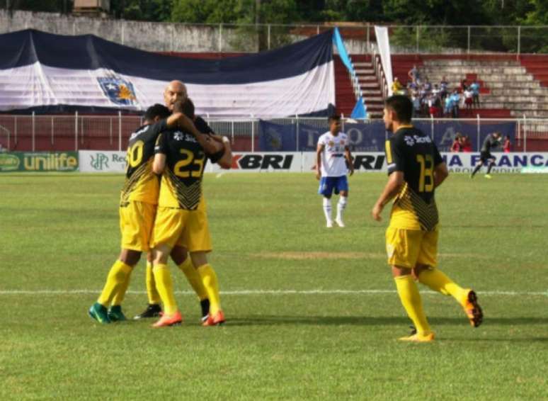 O atacante Hyago, número 23, celebra o gol marcado na última partida pelo Cascavel (Divulgação)