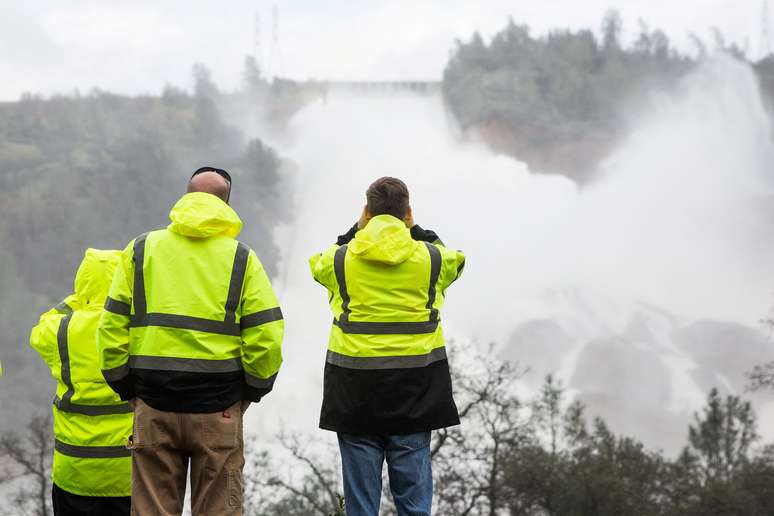 Engenheiros observaram buracos na estrutura da barragem 