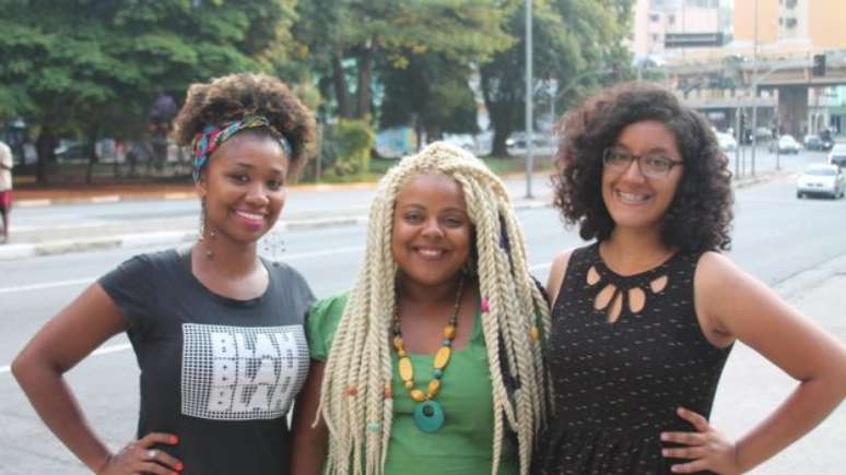 Laudic&eacute;ia, Evelyn e Carla, integrantes de grupo de estudos sobre ra&ccedil;a