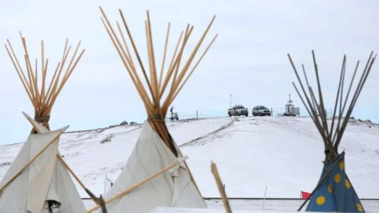 Resistência de manifestantes perto de onde será o oleoduto Dakota Access 