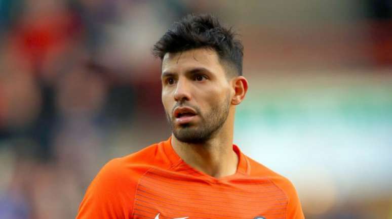 Substituto de Jesus, Agüero pouco assustou os rivais (Foto: OLI SCARFF / AFP)