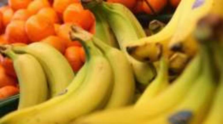 Bananas devem ser colocadas na geladeira depois de maduras
