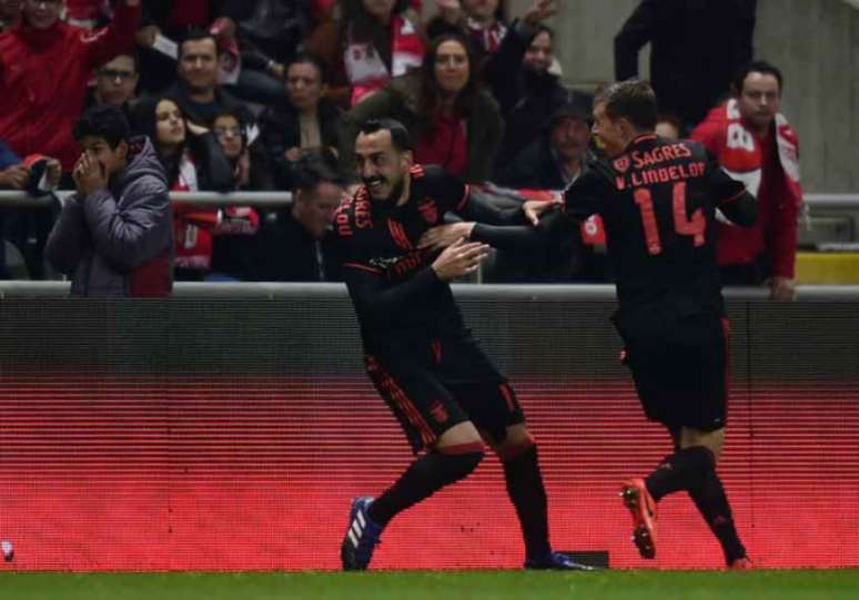 Mitroglou chegou a 11 gols no Campeonato Português (Foto: Miguel Riopa / AFP)