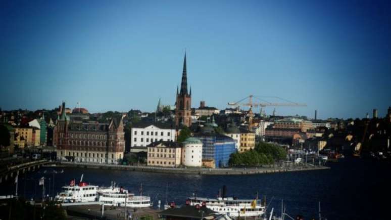 Entre notícias de sábado na Suécia, estava a de que um carro de polícia perseguiu um suspeito bêbado no centro de Estocolmo 