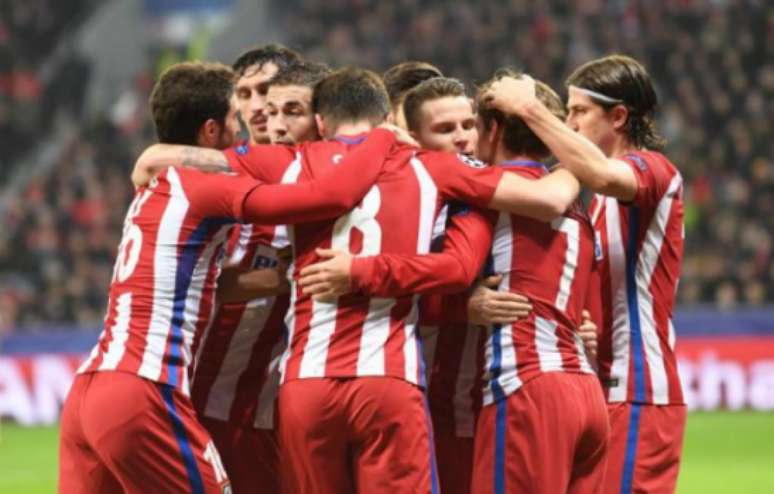 Jogadores do Atlético de Madrid celebram vitória sobre o Bayer Leverkusen (Federico Gambarini / dpa / AFP)