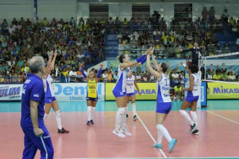 Rexona-Sesc é o atual líder da Superliga feminina Divulgação