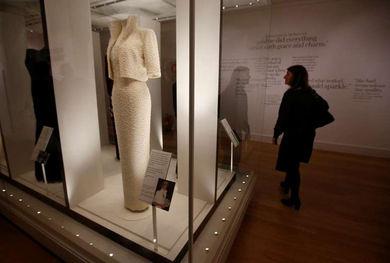 Exposição de vestidos marca os 20 anos da morte da princesa Diana