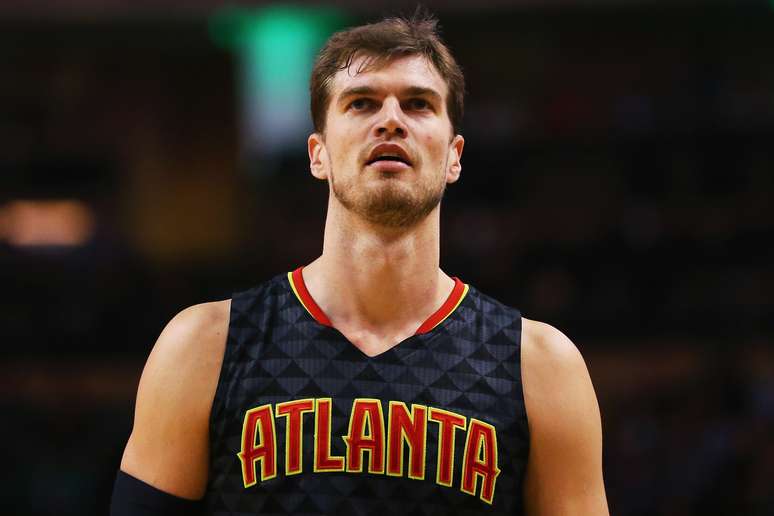 O pivô brasileiro Tiago Splitter tem um novo time