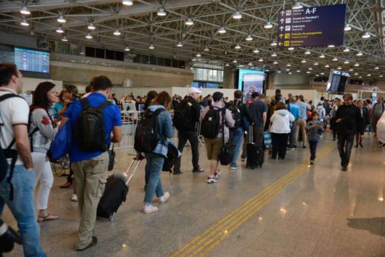 Aeroporto Internacional Tom Jobim/RioGaleão deve receber 400 mil passageiros