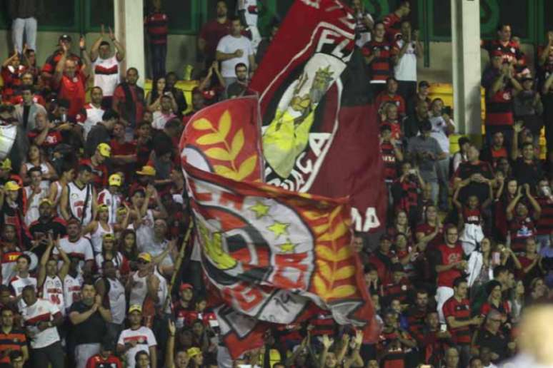 Flamengo tem boas recordações dos clássicos disputados em Volta Redonda (Foto: Paulo Sergio/Lancepress!)