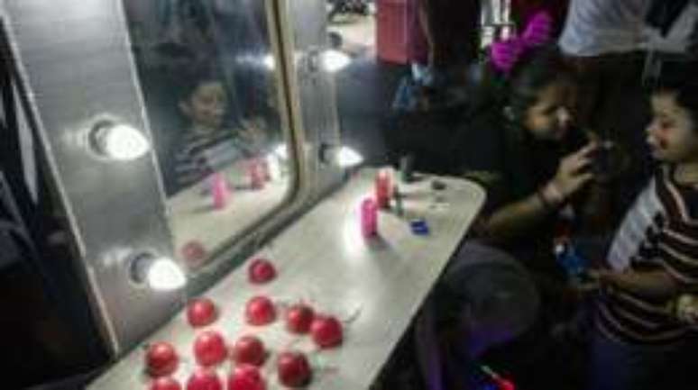 Professor de artes c&ecirc;nicas na Unifesp diz que circo ganhou concorr&ecirc;ncia com TV e internet