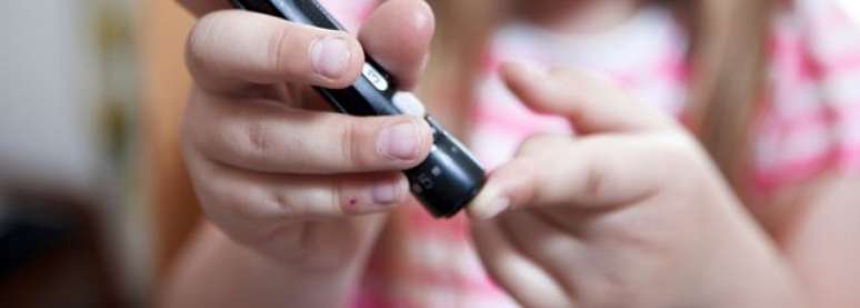 O diabetes surge com a destruição das células beta do pâncreas, órgão responsável pela produção de insulina e pelo controle do açúcar no sangue