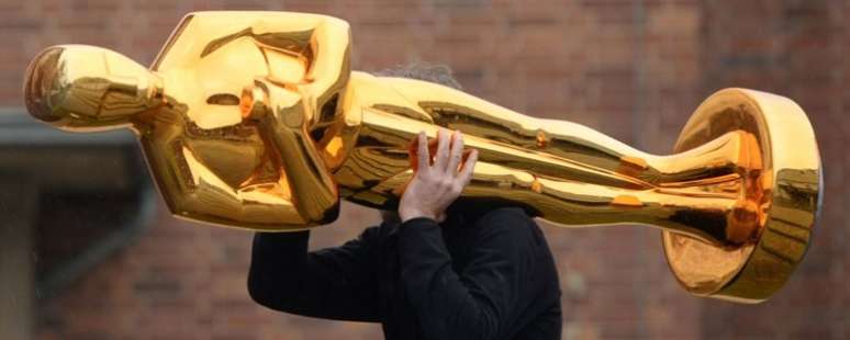 oje, a partir das 22h30, terá início a maior premiação do cinema mundial, o Oscar! E a pergunta que fica é: quantas estatuetas douradas  La La Land vai levar para casa?
