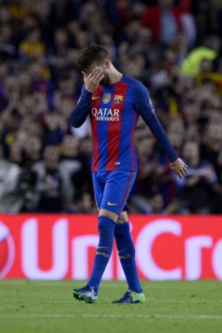 Piqué volta a reclamar da arbitragem após vitória do Real Madrid (Foto: JOSEP LAGO / AFP)