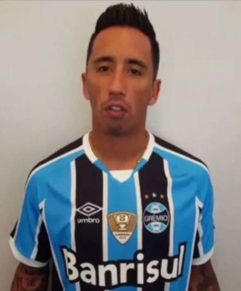 Lucas Barrios foi anunciado neste sábado como novo reforço do Grêmio para a temporada(Foto: Divulgação Grêmio)