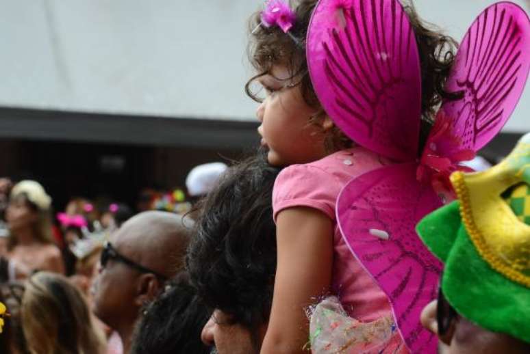 Foliões em bloco do carnaval de rua de São Paulo