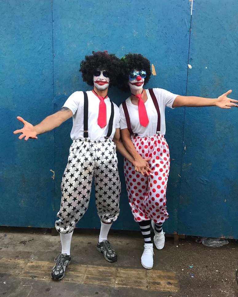 Ivete Sangalo e marido se fantasiam de palhaços no Carnaval