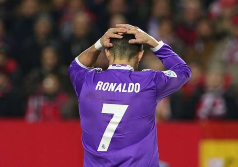 Cristiano Ronaldo não encara o Eibar (Foto: CRISTINA QUICLER / AFP)