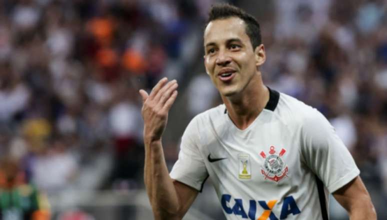 Corinthians acerta renovação de jovem atacante que integra o