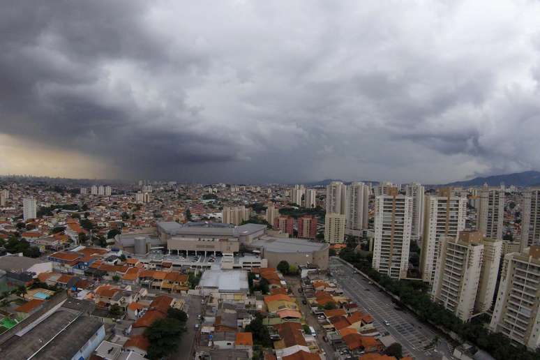 Nuvens carregadas na região da zona norte da capital paulista