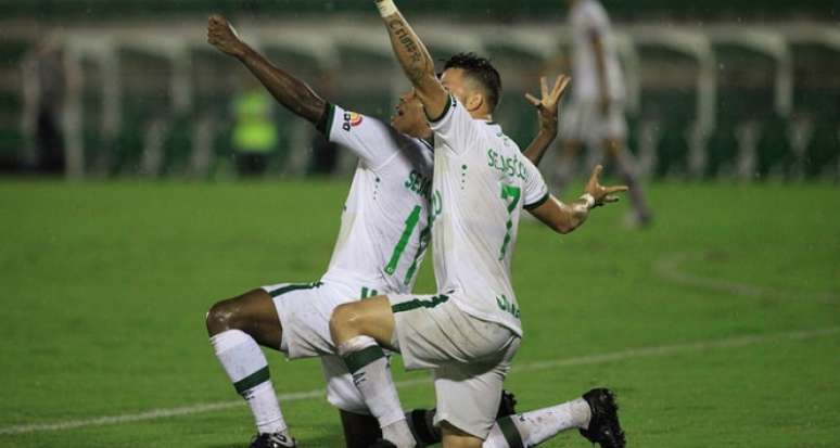 Após se reerguer da tragédia que a atingiu no fim do ano passado, a Chapecoense estreará nesta terça-feira na disputa da Libertadores, a primeira de sua história