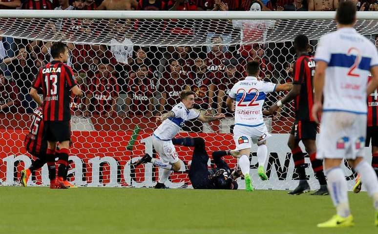 Gol de empate nos últimos minutos acabou com a boa estreia do Atlético-PR