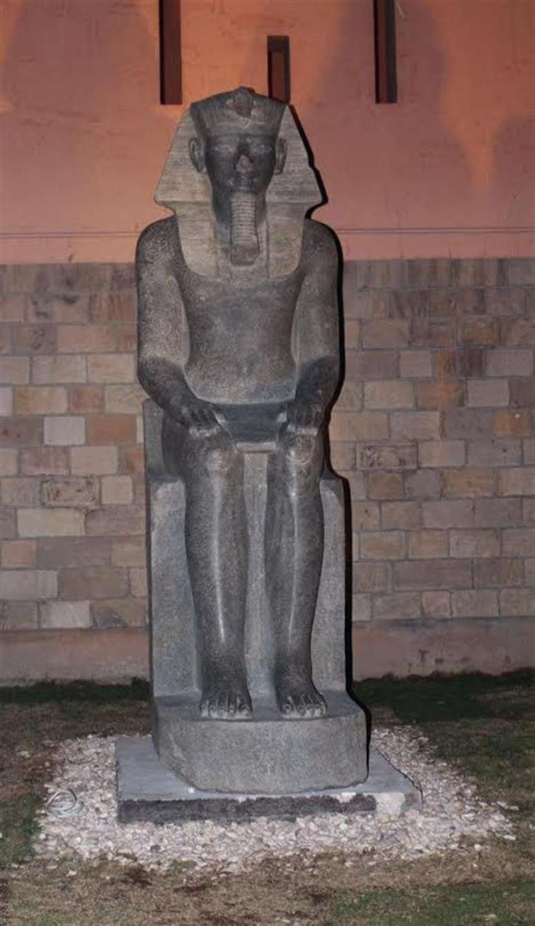 Estátuas da deusa de guerra Sekhmet foram encontradas no templo de Luxor