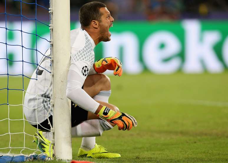 O goleiro brasileiro Julio Cesar