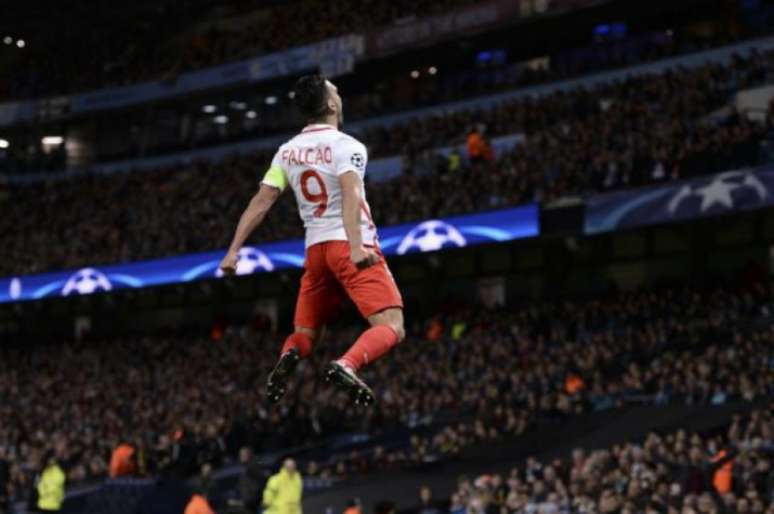 Falcao deve retornar de lesão neste sábado (Foto: Oli SCARFF / AFP)