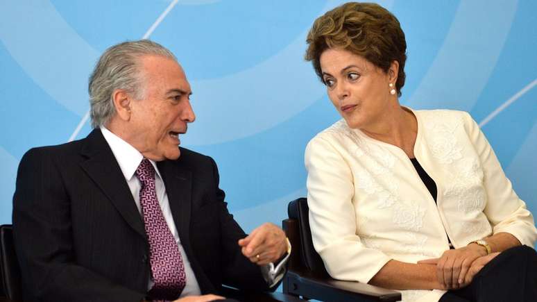 Ministro diz que se deve esperar até o julgamento para examinar separação de contas de Dilma e Temer