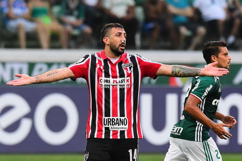 Lucas Pratto, jogador argentino do São Paulo FC, durante partida contra o Palmeiras, válida pela oitava rodada do Campeonato Paulista 2017.