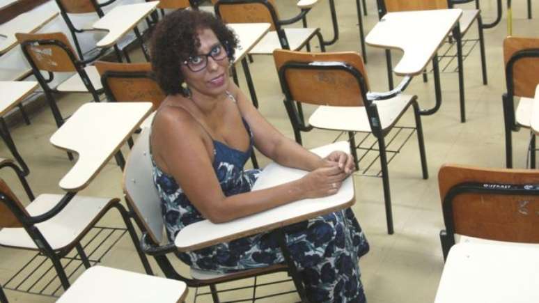 Professora há 29 anos, Jonê Carla Brandão ainda se choca com histórias contadas por alunos