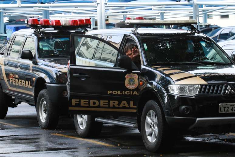 Polícia Federal realiza mais uma etapa da operação Lava Jato que investiga corrupção e pagamento de propina em contratos da linha 4 do Metrô do Rio. 