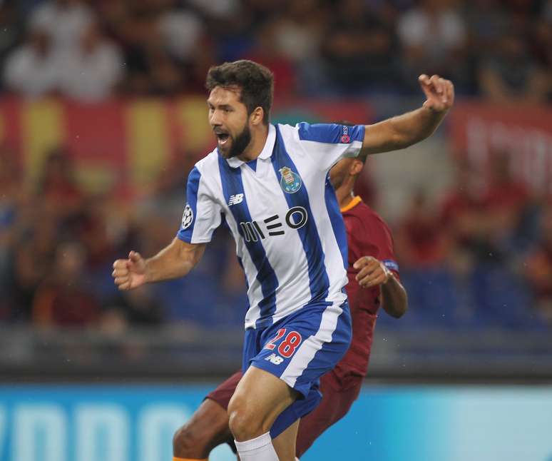 O zagueiro Felipe, ex-Corinthians, tem atuado com destaque pelo Porto, de Portugal, chamando a atenção de clubes como o Real Madrid