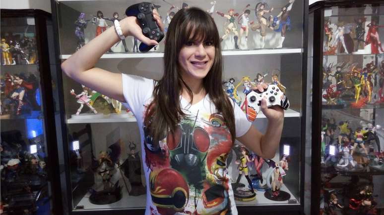 Cristina 'Olakristal' Santos foi alvo da ira de haters ao invadir o mundo 'masculino' dos games