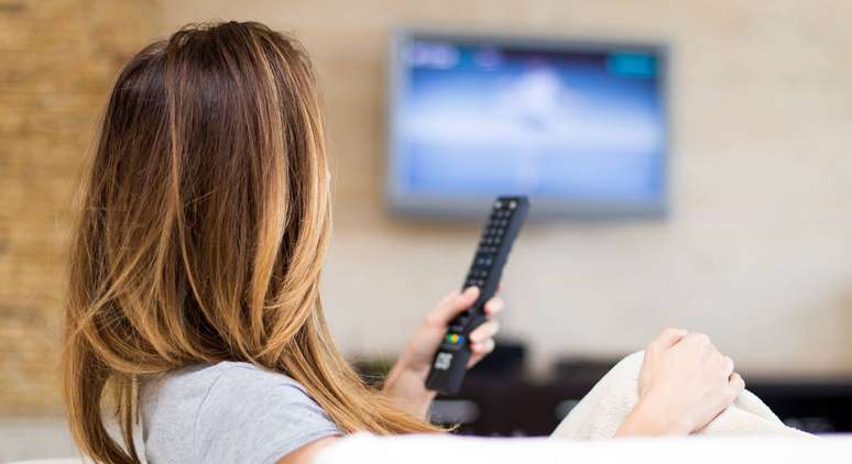 As mulheres dominam o consumo de TV no Brasil