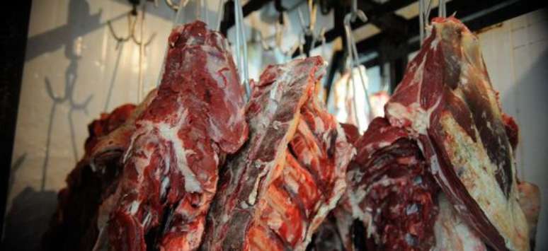 O Serviço de Inspeção e Segurança de Alimentos dos EUA inspeciona todos os produtos de carne que chegam do Brasil e desde março recusou a entrada para 11% da carne fresca.