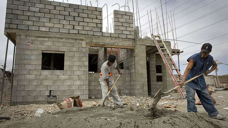 O uso de estruturas prefabricadas pode reduzir postos de trabalho no setor da construção civil