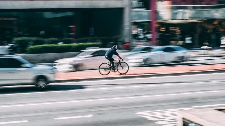 Lerner defende uso de bicicletas como alternativa de mobilidade