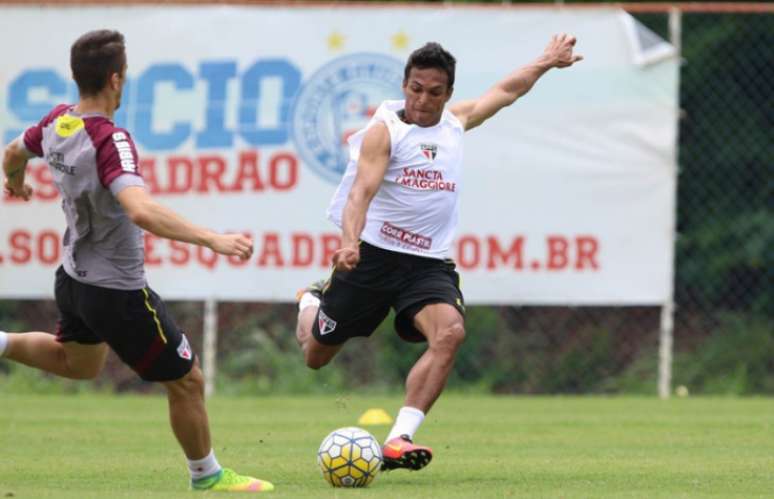 Robson não marcou nenhuma vez com a camisa do São Paulo. (Foto: saopaulofc.net)