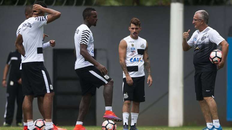 Titulares fizeram treino regenerativo, mas Cleber fez atividade com reservas (Ivan Storti / Santos FC)