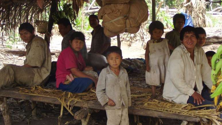 Tsimane caçam, pescam e cultivam alimentos ao longo do rio Maniqui, na Amazônia