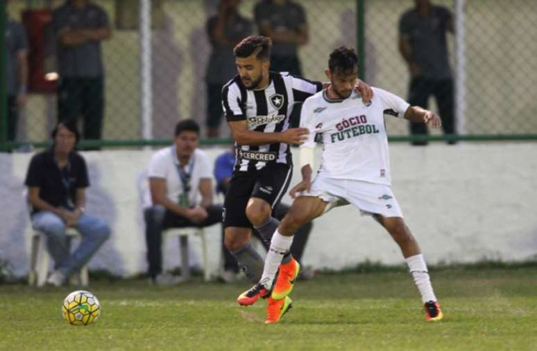 No último Clássico Vovô, o Botafogo venceu por 1 a 0, na Ilha do Governador (Foto: Paulo Sergio/LANCE!Press)