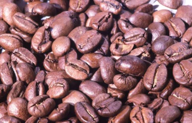 Outros grãos ou partes do próprio pé de café são acrescentados em produtos comercializados