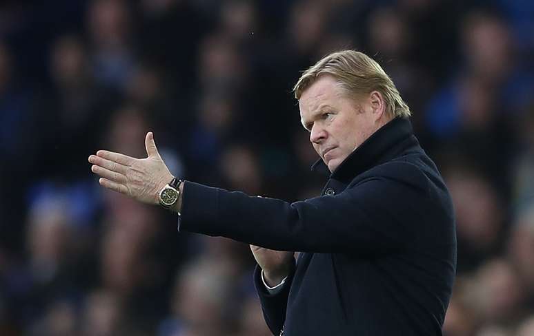 Ronald Koeman, técnico do Everton, da Inglaterra, é um dos nomes que o Barcelona avalia para assumir o time na próxima temporada